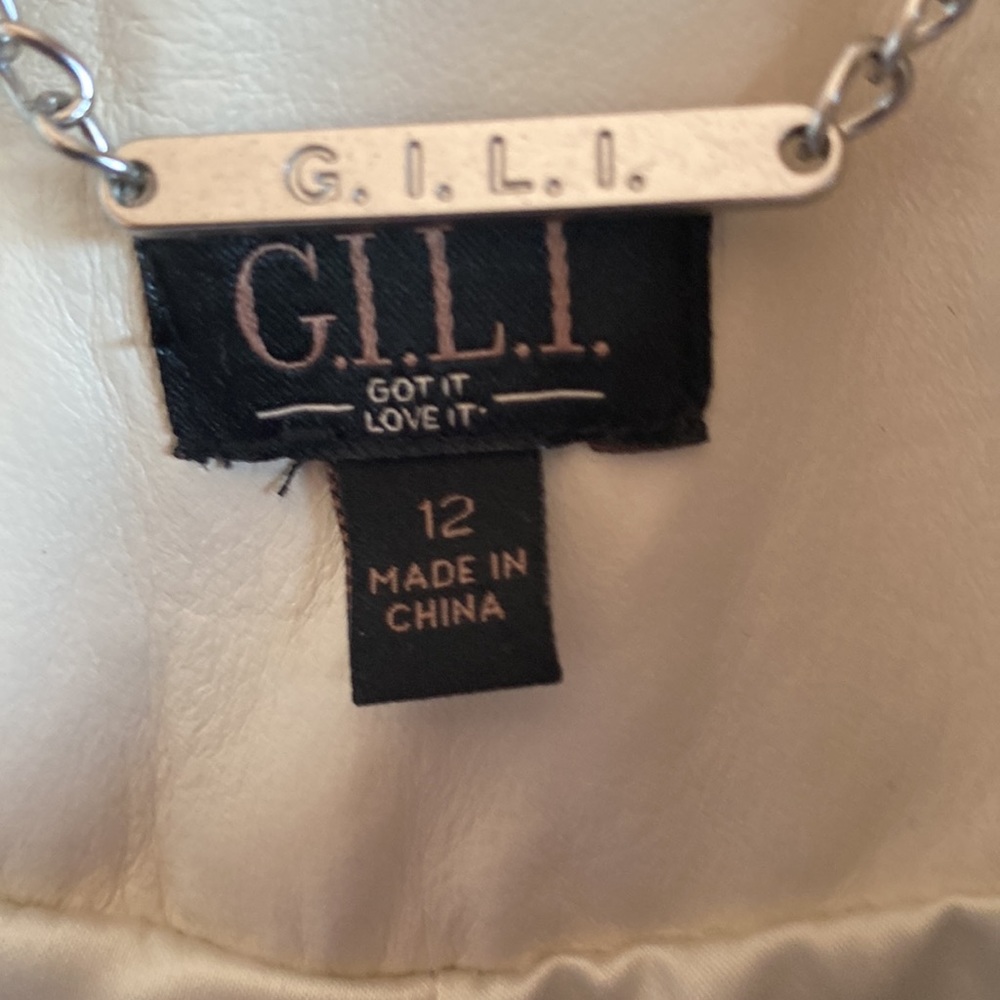 G.I.L.I. EUC Fitted Lined Zipper Close Leather Jacket Size 12 - Picture 9 of 11